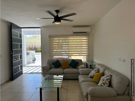 Casa en Venta Amueblada en Jardines del Sur 4, Cancún