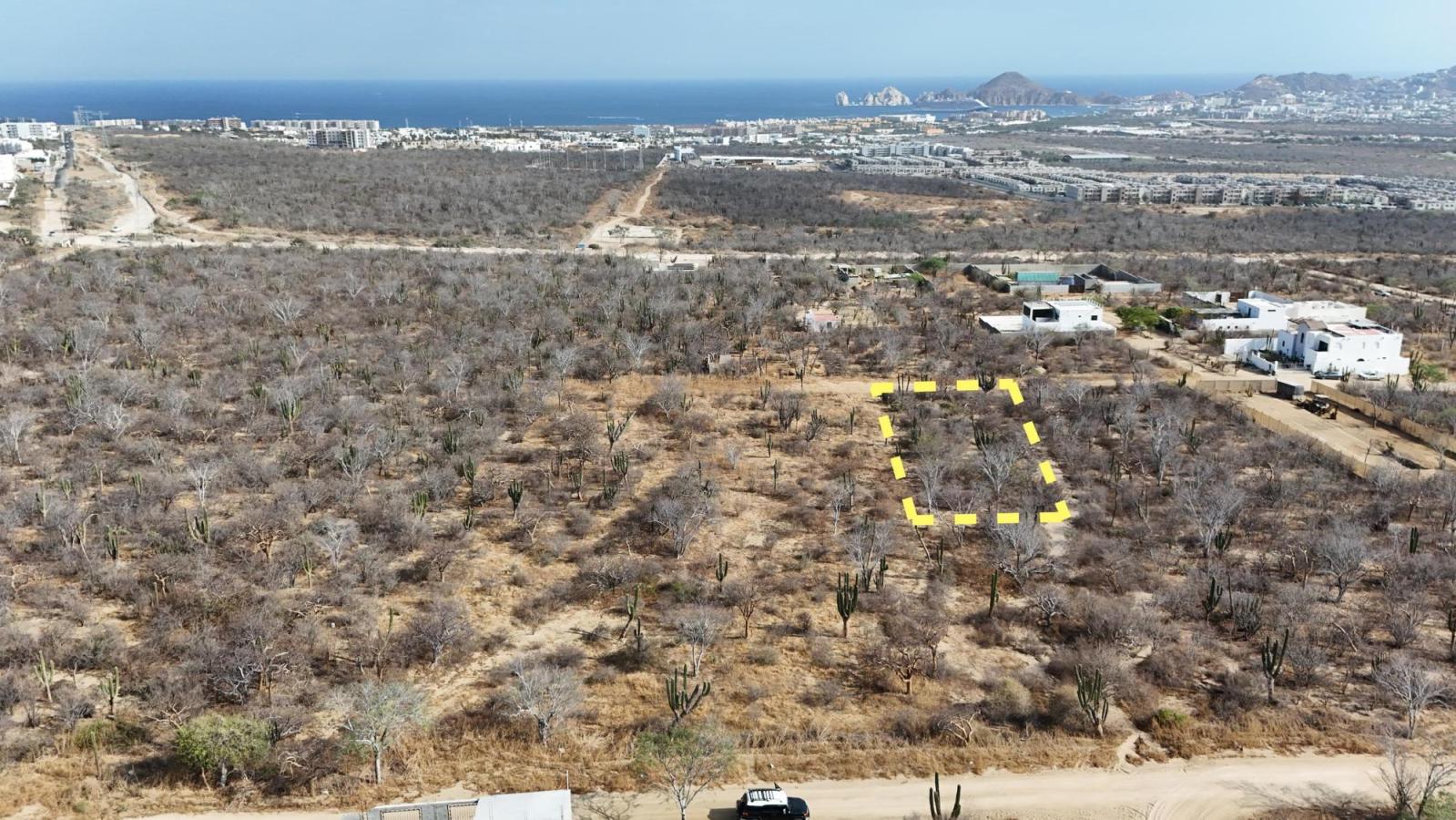 750m² Lot in El Tezal | Build Your Dream Home with Arch Views