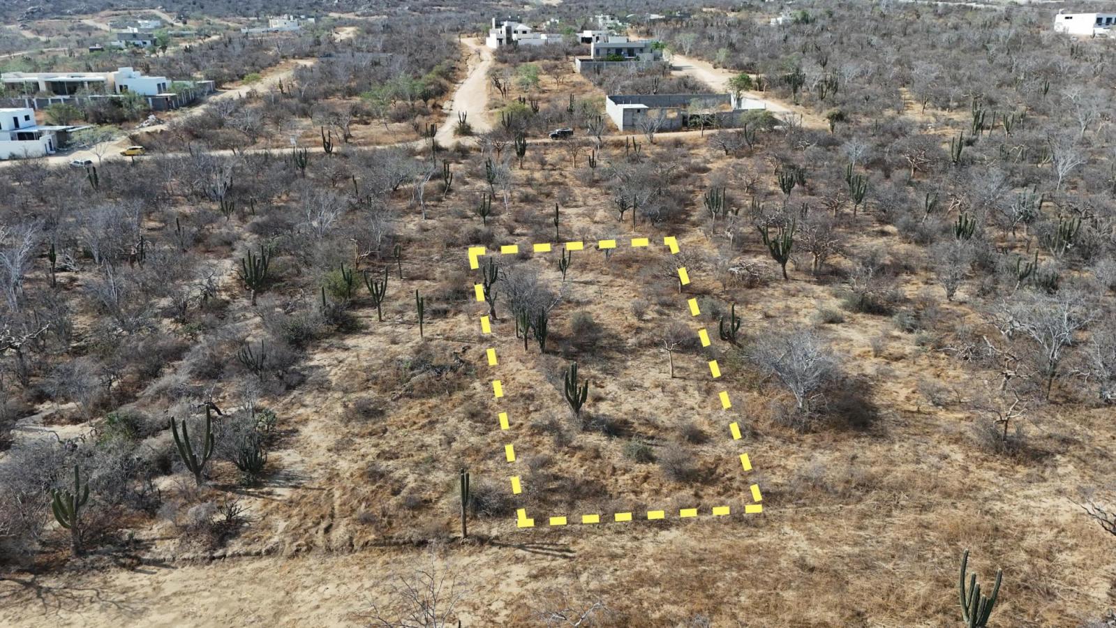 750m² Lot in El Tezal | Build Your Dream Home with Arch Views