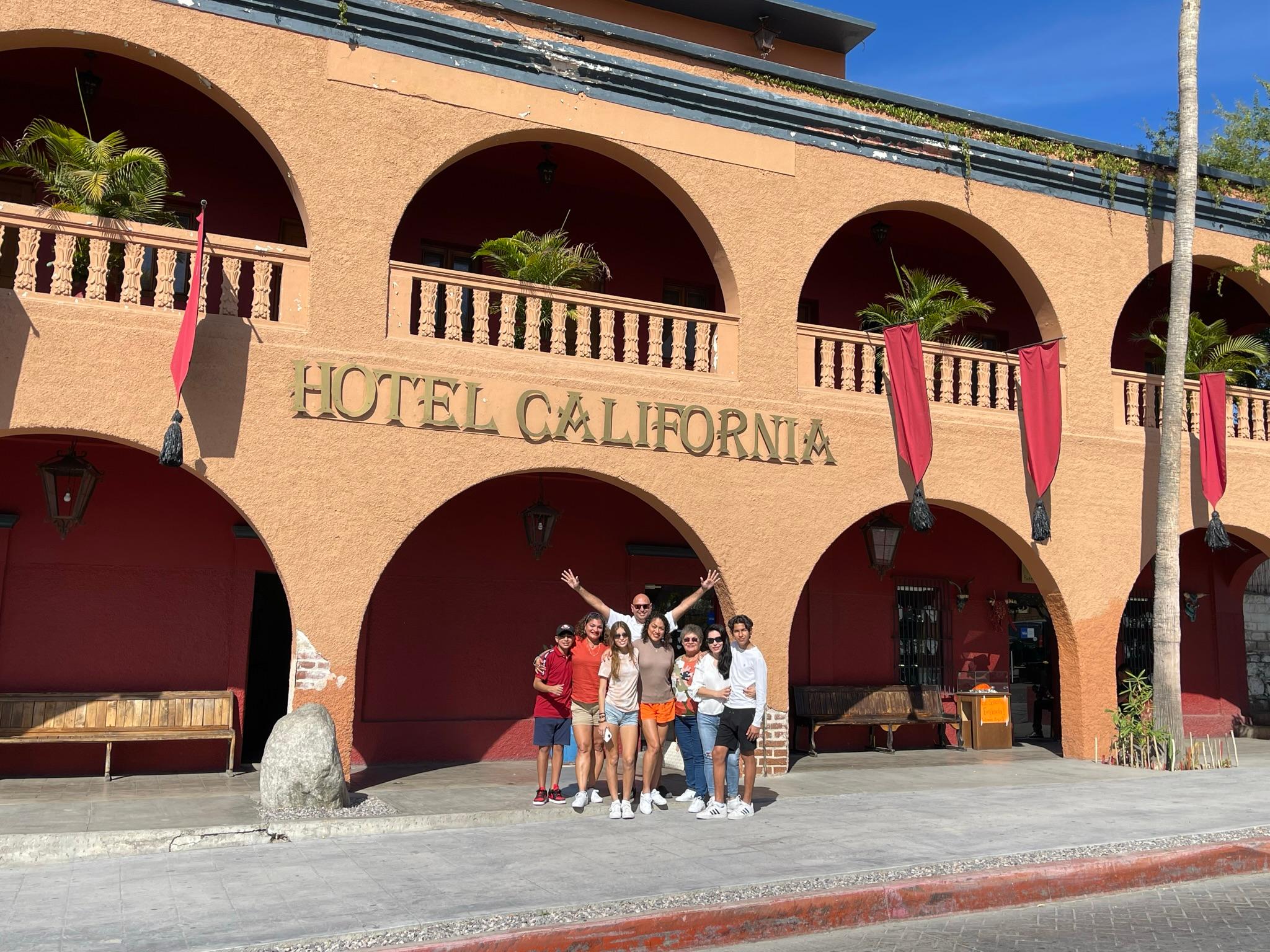 Invirtiendo en el Estilo de Vida: Cómo el Turismo Define el Valor Inmobiliario en el Pacífico de Los Cabos